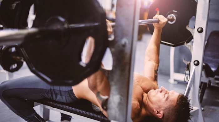 Incline vs Flat Bench Hero_Source iStock